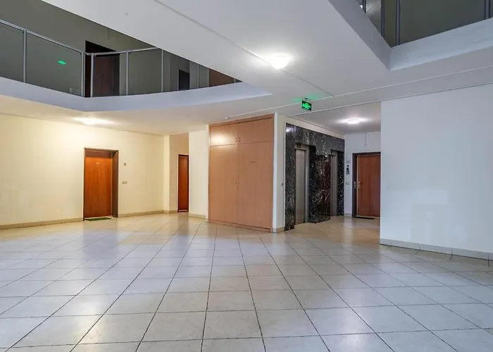 Cleopatra Lägenhet *